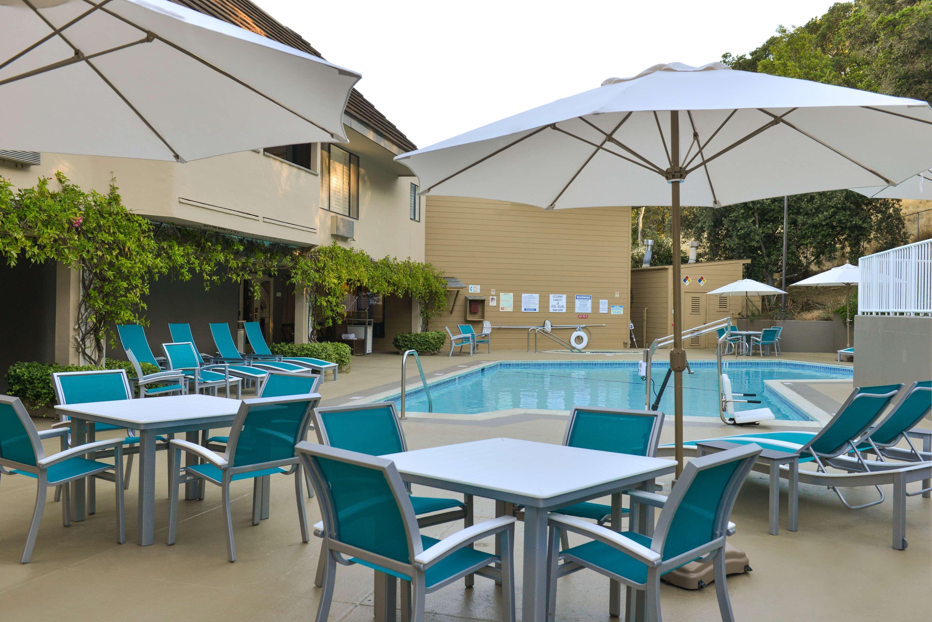 Hotel Western Oaks 3*