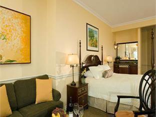 Western Oaks Hotel 3*
