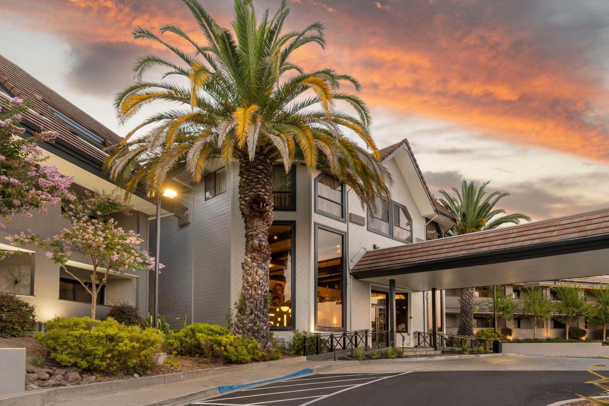 Hotel Western Oaks Novato