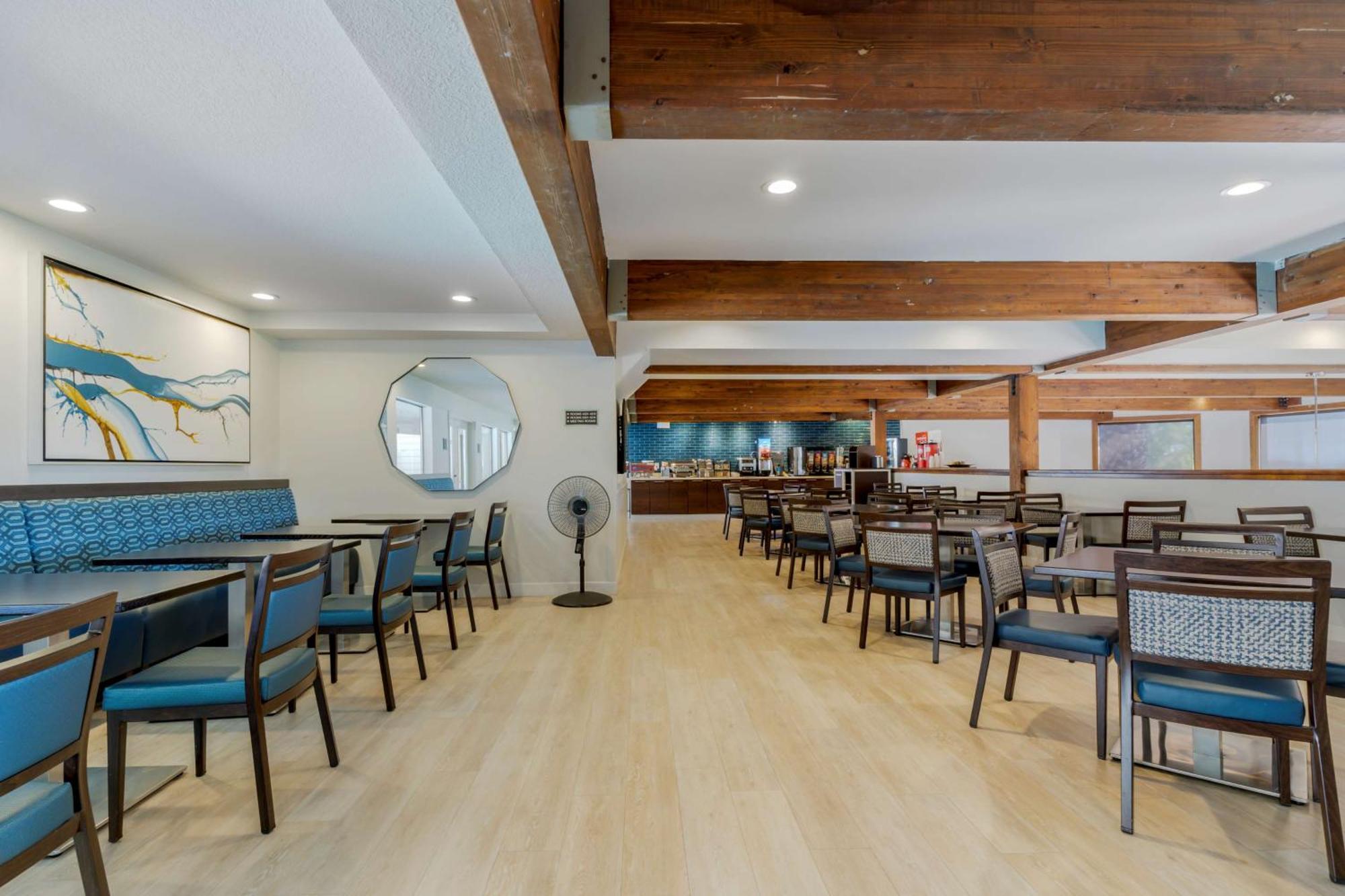 Hotel Western Oaks Novato