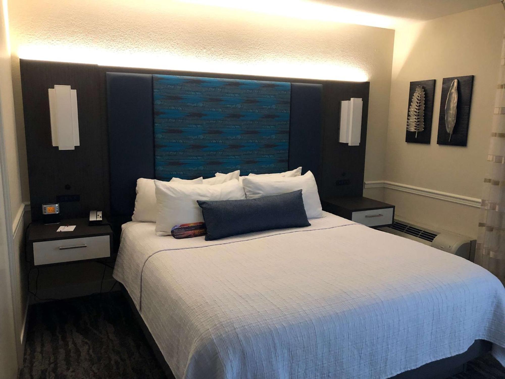 Hotel Western Oaks