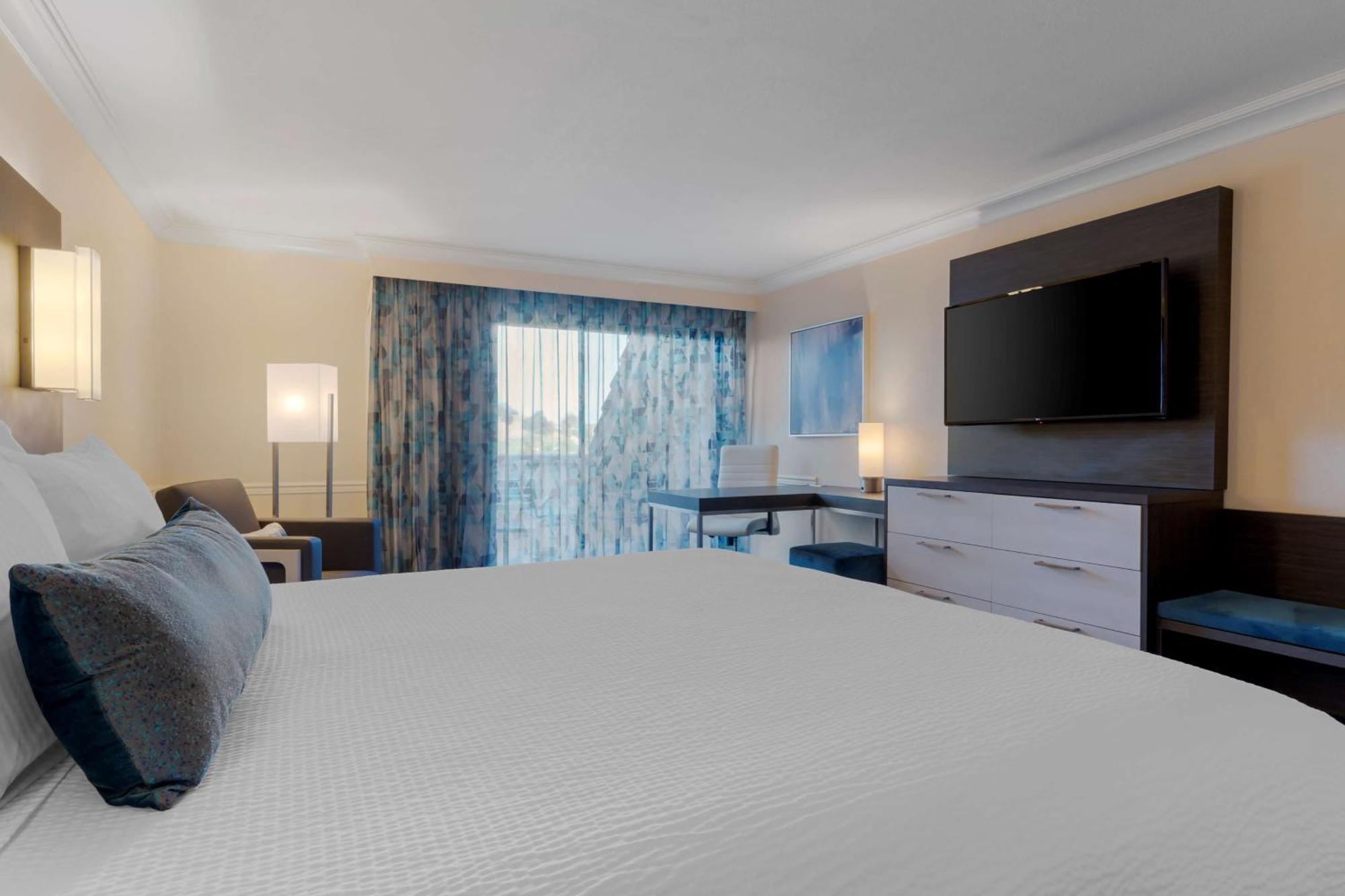 Hotel Western Oaks